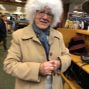 Meet your Posher, Helene